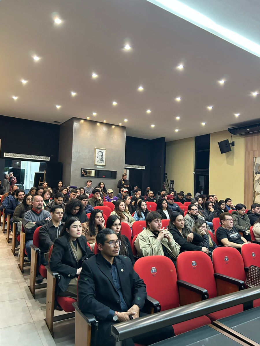 Plateia lotada no auditório da Semana do Economista 2025 - Ponta Porã